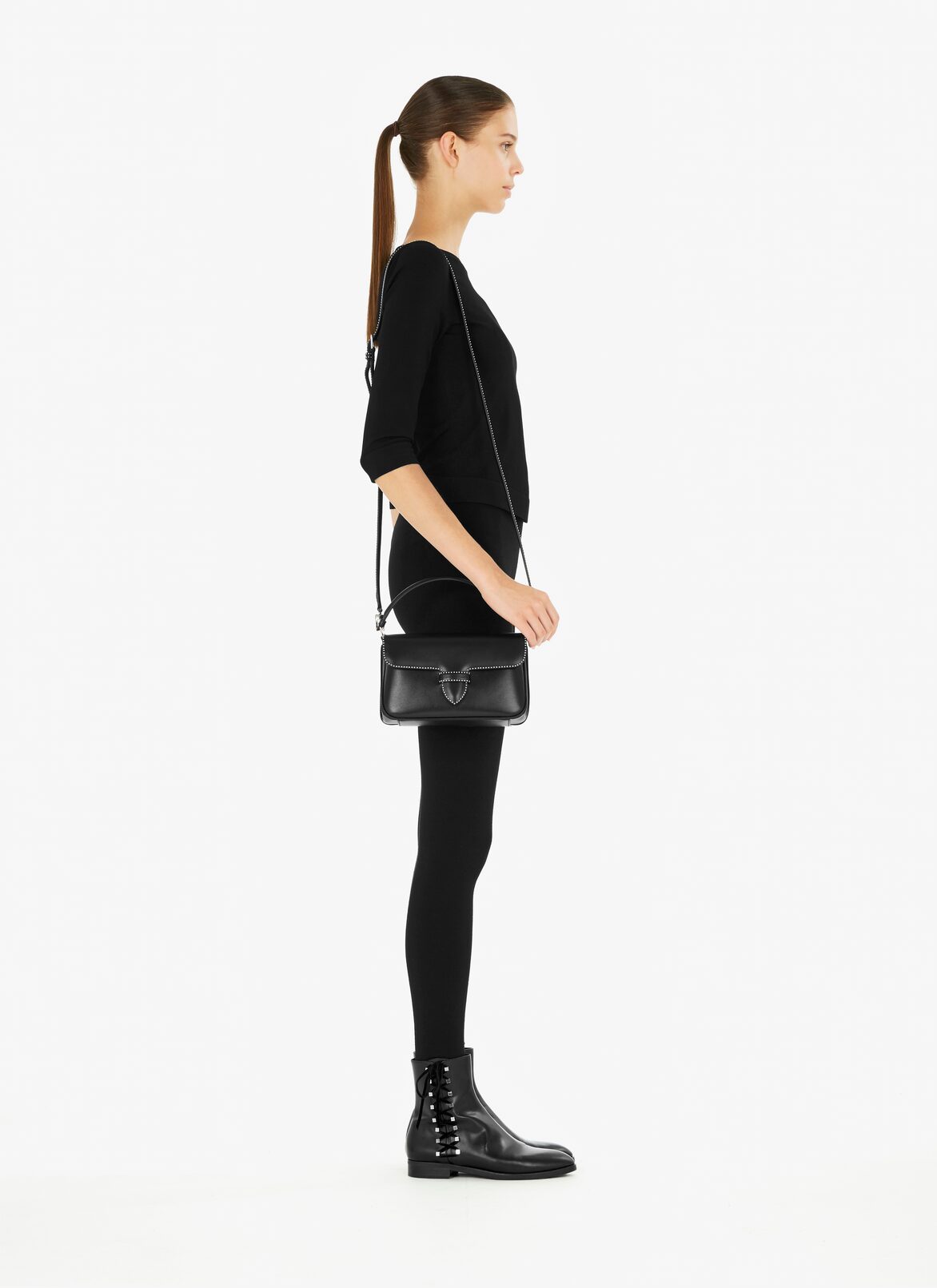 Bettina 25 Handbag ALAÏA BLACK BETTINA 25 HANDBAG